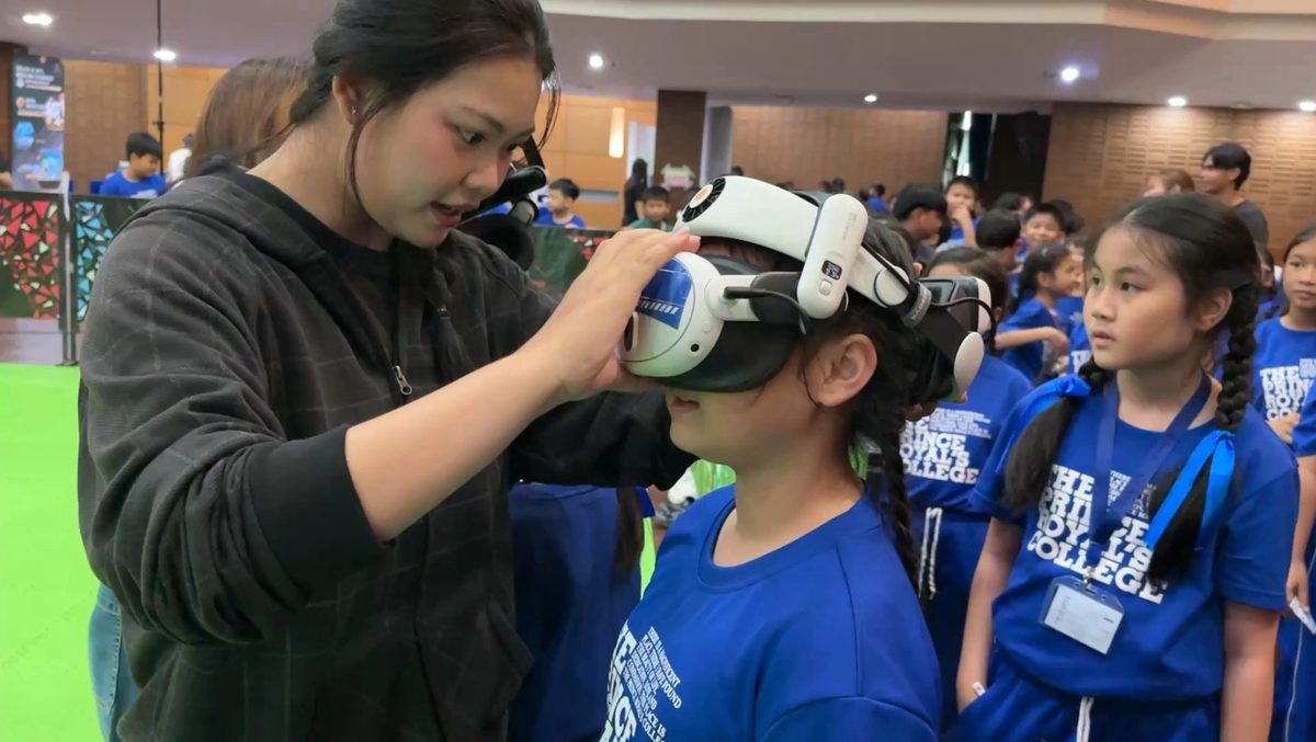 Fitting a headset